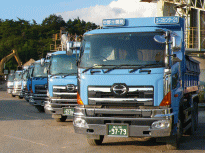 大型ダンプ(10t車)