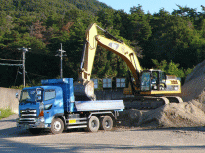 大型ダンプ(10t車)